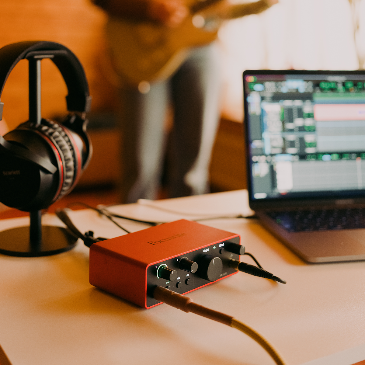 Focusrite Scarlett Solo Studio USB-C Audio Interface - Microphone and Headphones