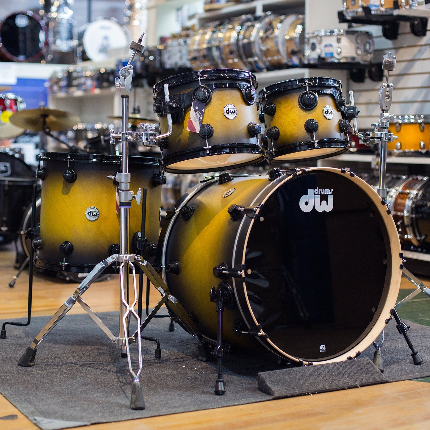 Drum Workshop Collectors Series Drum Kit In Aztec Gold to Black Burst (DRX3224PCBNAZGB)