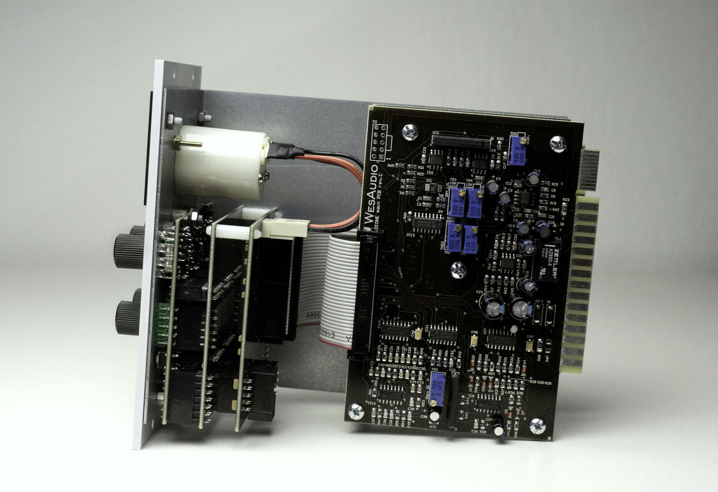 WesAudio DIONE Analog 500-Series Bus Compressor with Digital Recall